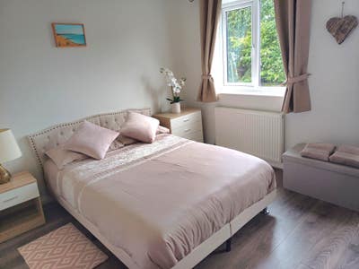 House with 2 double rooms £1450.00 bills included  Main Photo
