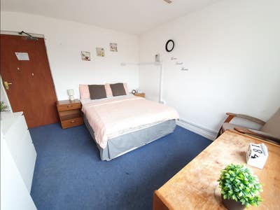 Spacious rooms in friendly Willenhall houseshare  Main Photo