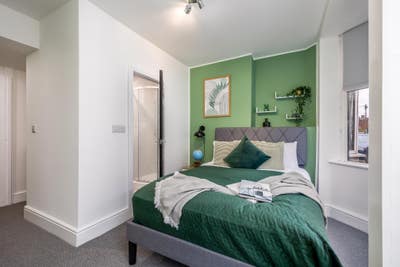 Brand new refurbished house in Hinckley Main Photo