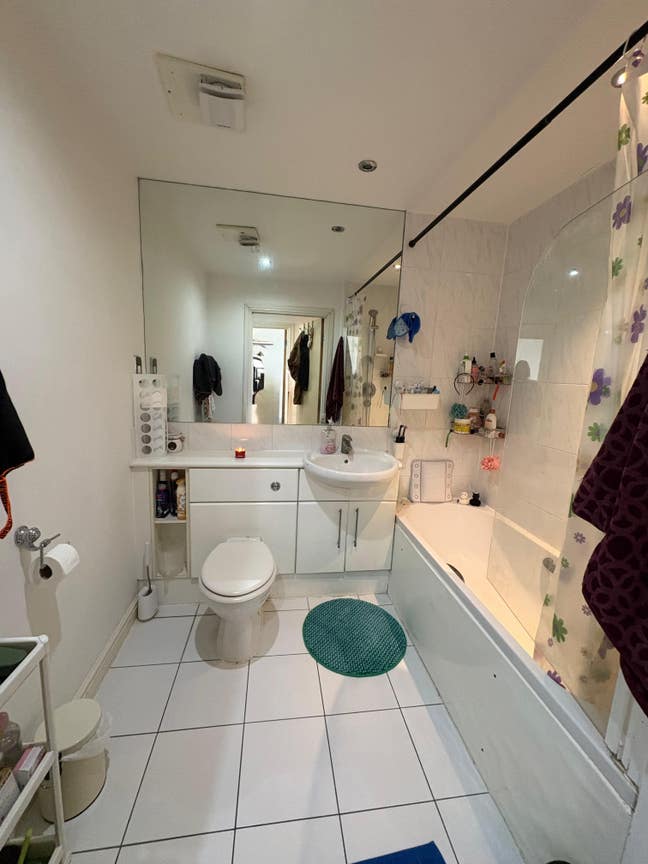 One bed flat fully furnished  Main Photo
