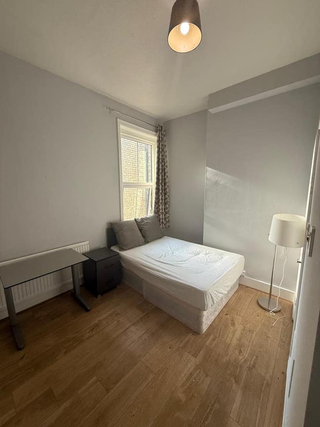 1 Doube Ensuite to Let Main Photo