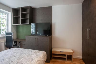 Premium 5-Room Ensuite Home - Ready to Move In Now Main Photo