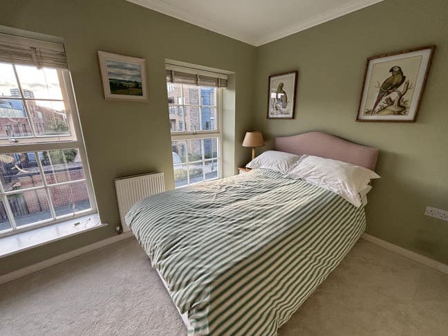 En-suite double room with sunny roof terrace Main Photo