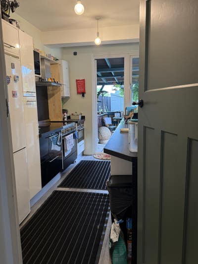 Double  Bedroom ,  Plus a Private Study & Bathroom Main Photo