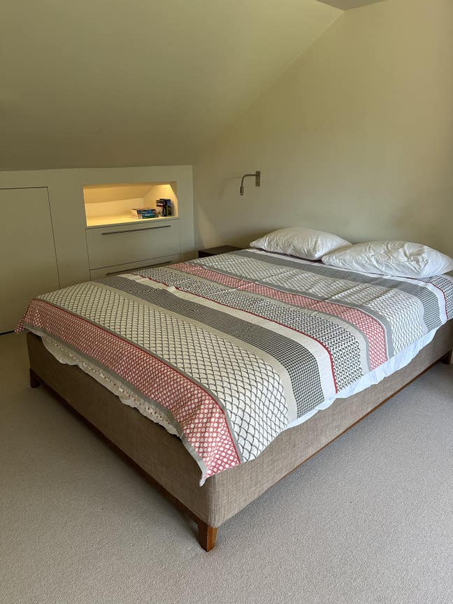 En Suite Loft Bedroom in Classic Victorian Home Main Photo