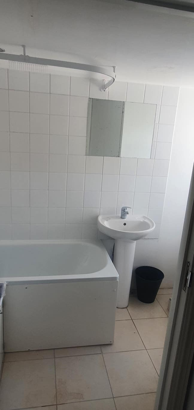 3 bed maissionete flat newly refurbished Main Photo