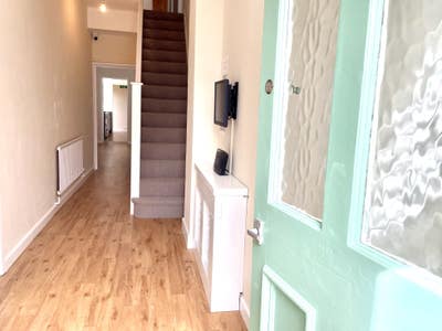 Room available opposite the university Main Photo