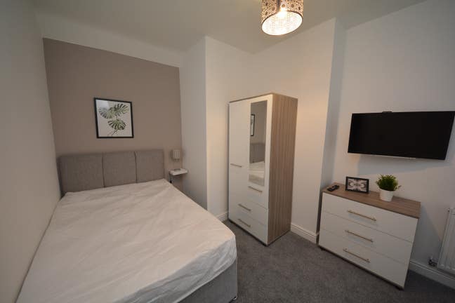 Luxury Ensuite Room-High Finish-TV's Included Main Photo