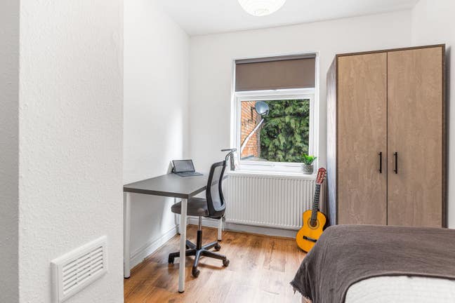 💥Stunning Fantastic Room Available LE3 💥  Main Photo