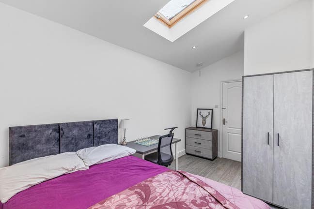 💥Stunning Fantastic Room Available LE3 💥  Main Photo