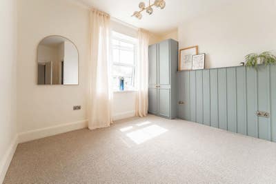 Pudsey Town Centre - Modern 1 Bed Apartment Main Photo