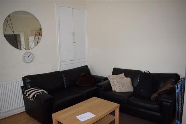 32 Kelsall  Perfect for Professionals & Students!  Main Photo