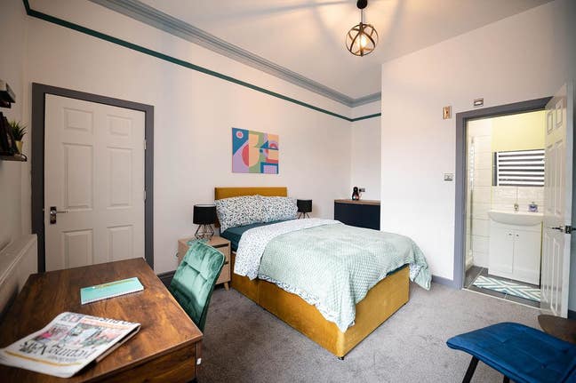 Boutique style couples room with en-suite facility Main Photo