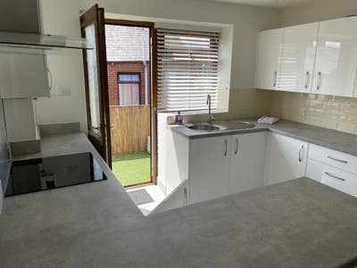 One bedroom, one loft room flat!! Main Photo
