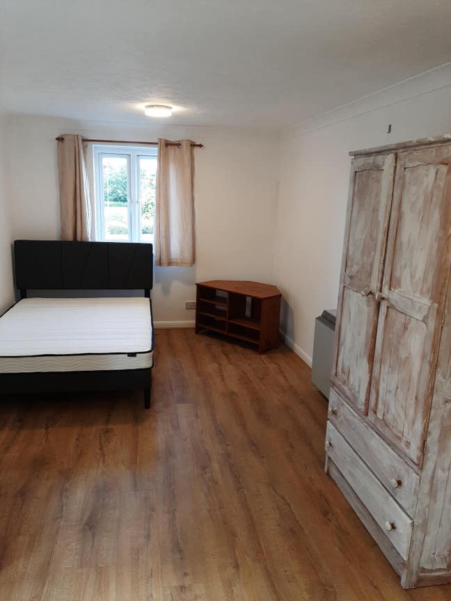 Studio Flat Main Photo