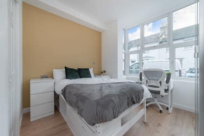 Modern En-Suite Room | All Bills Included Main Photo