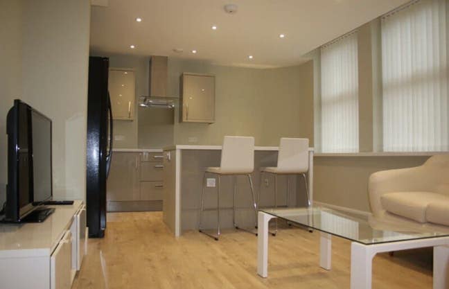 One double bedroom for letting  Main Photo