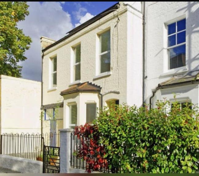 Amazing double room available near portobello road Main Photo