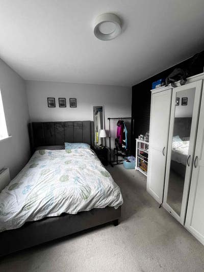 Large double room with a garden view Main Photo
