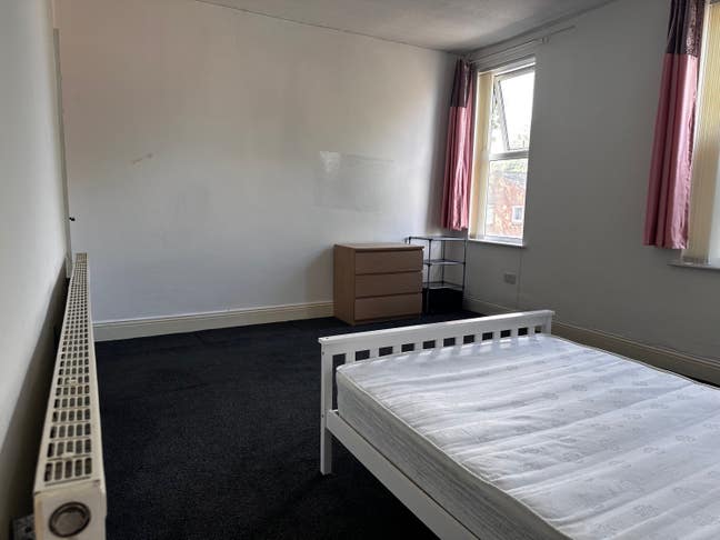 Furnished Double Room Bills Included Main Photo