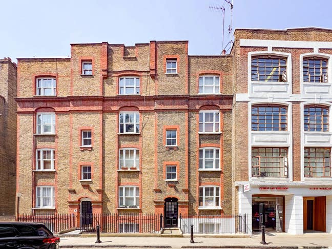 2 bedroom flat in Fitzrovia, W1W Main Photo