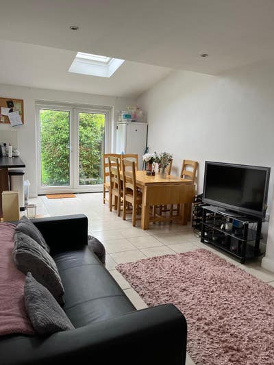 Double Room in friendly house in Headington Main Photo