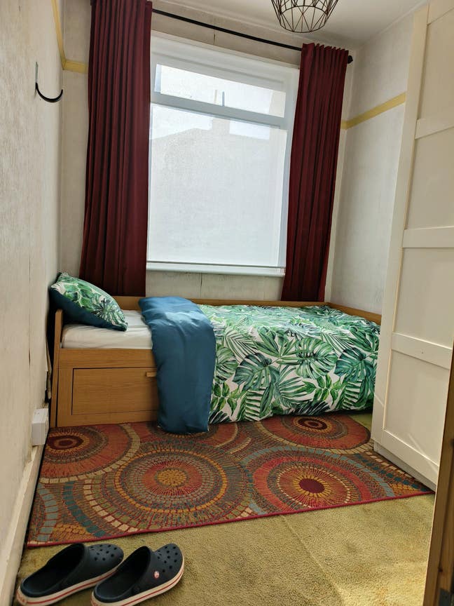 Large Bedroom - Abbeywood  Main Photo