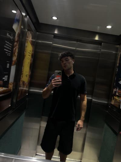 Looking for a Double room / potential flat mate Main Photo