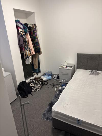 Fully Furnished En-suite Room Main Photo