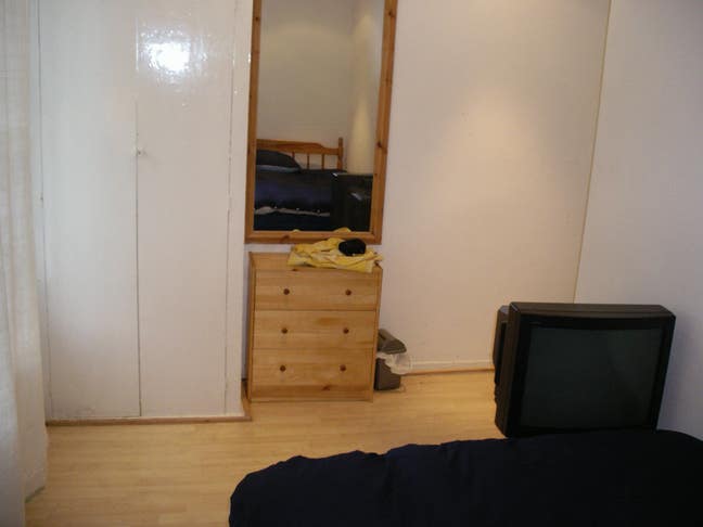 Attractive Room in Clean Flat, in Zone 2 - Clapham Main Photo