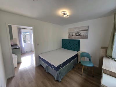1-Bed flat/ Harborne/ near QE/UoB/ bills included  Main Photo