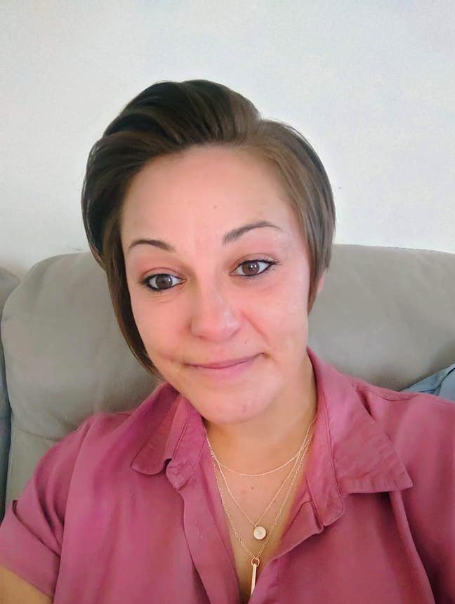 I am a professional female aged 35. I am look... Main Photo