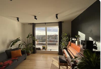 1 bed with own bathroom in walthamstow penthouse Main Photo