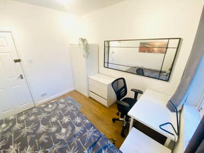 REDUCED 5 Bed Fallowfield House Main Photo