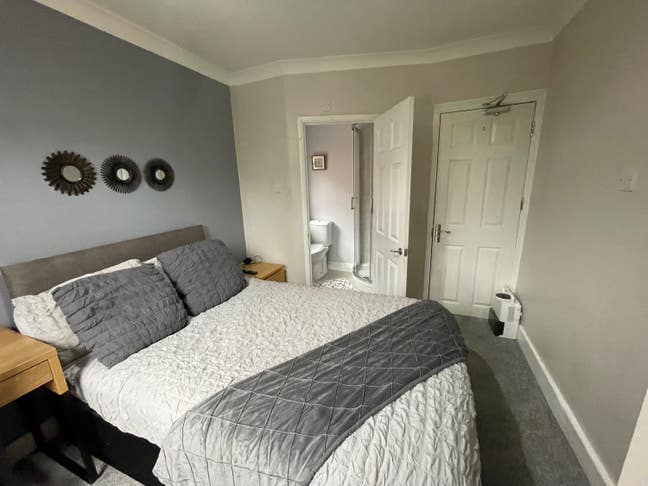 Double Room with en-suite -  Reading Town Centre  Main Photo