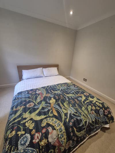 1 Double Bed Furnished Available (Bills Included) Main Photo