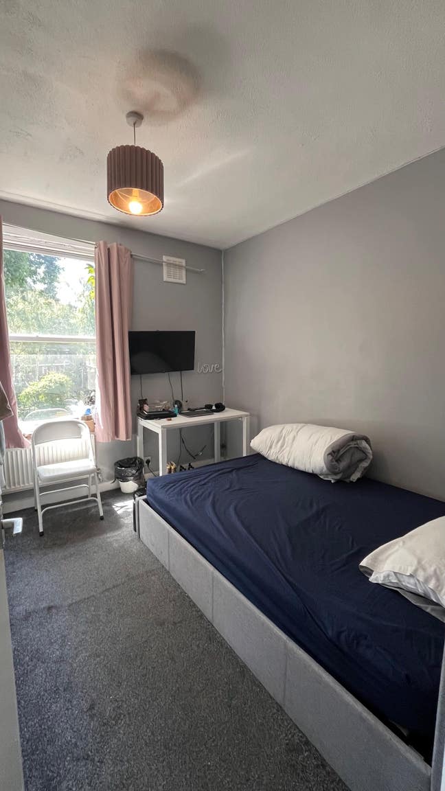 Furnished Double Bedroom Main Photo