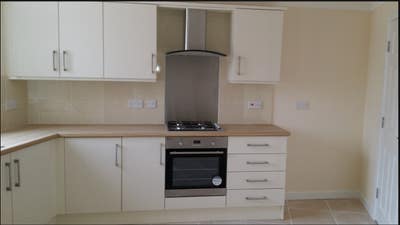 Good size single room to let in Castleford Main Photo