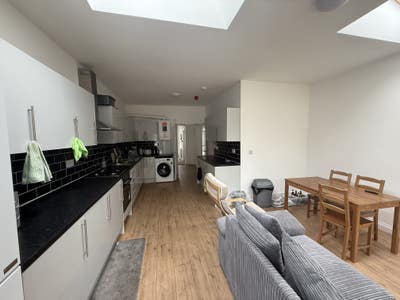  Professional Executive EN-SUITE Room in Chorlton. Main Photo