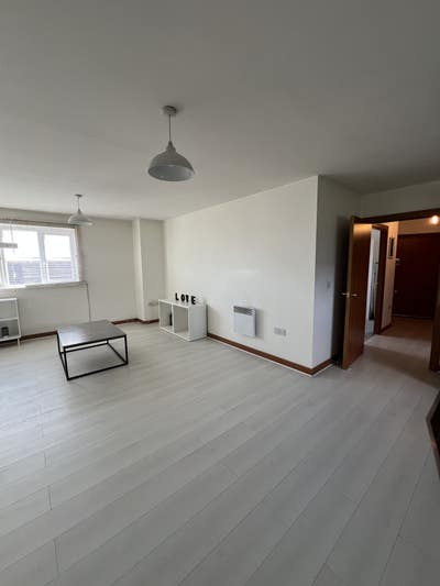 1 Bed Flat Main Photo