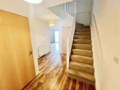 A flat in town centre Main Photo