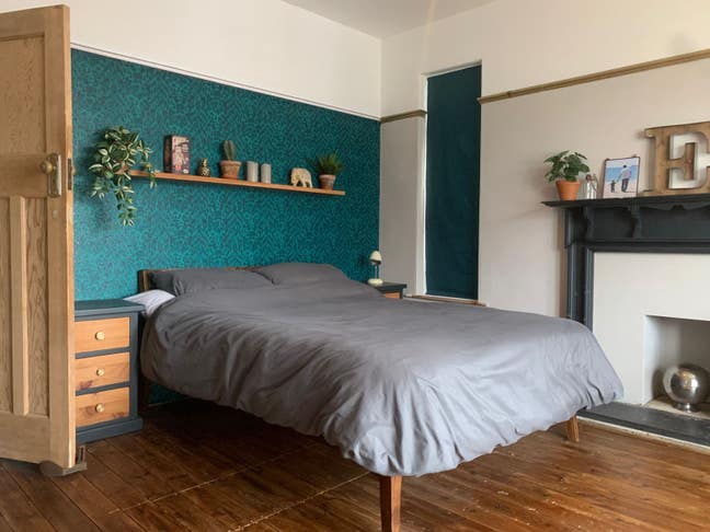 Very large room with en-suite Main Photo
