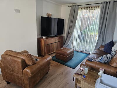 Room to rent quite area  Main Photo