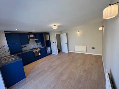 Newly refurbished flat near romford station Main Photo