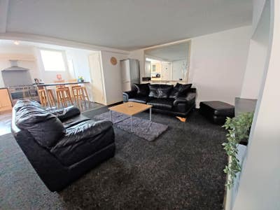 Lovely doubles in the heart of Bolton Main Photo