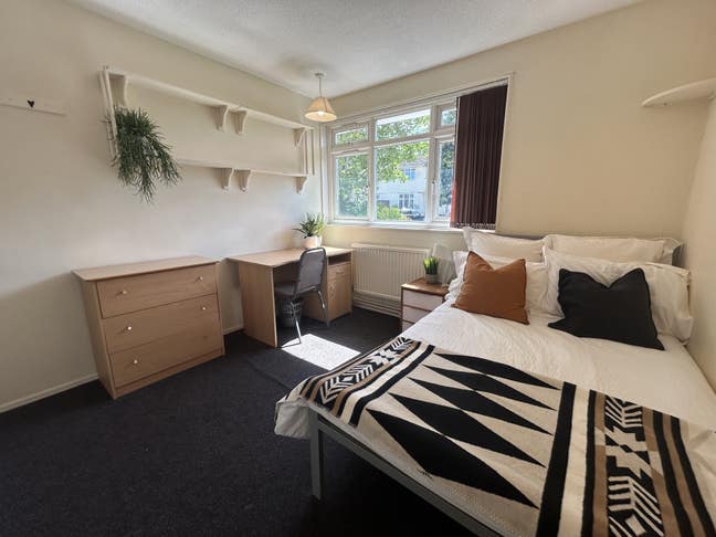 X5 Double Rooms - NR5 Available NOW (3LC-J) Main Photo