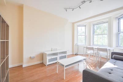An outstanding 4 bedroom property in NW1 Main Photo
