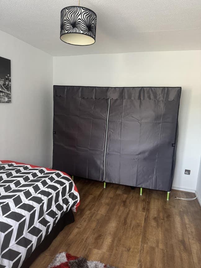 Large single room to rent Main Photo