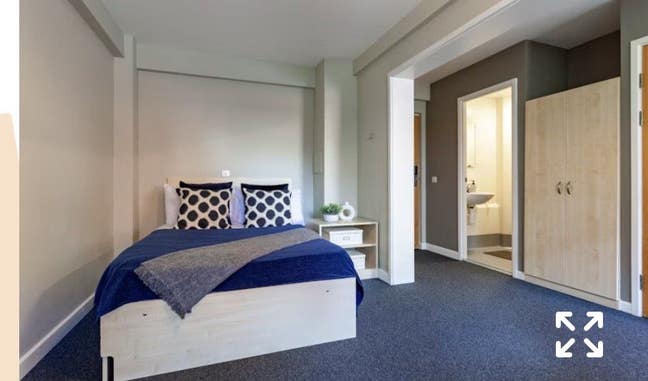 Premium Studio Student Flat (Bills Included) Main Photo