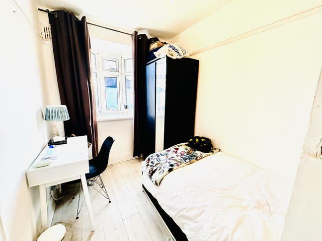 Single room available  Main Photo